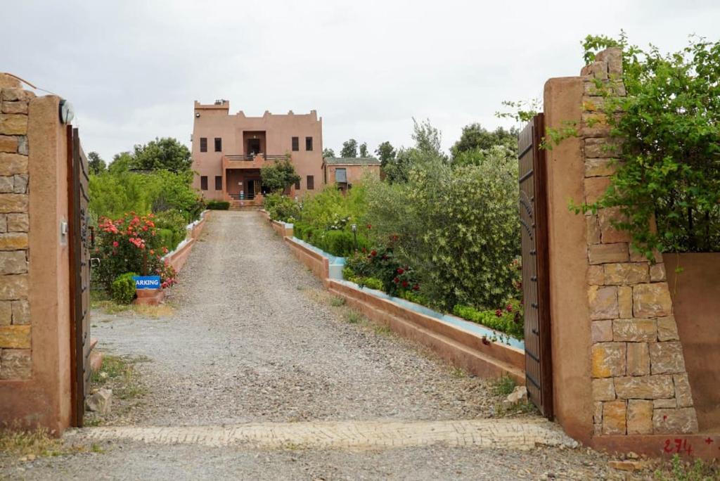 Zahrada ubytování Maison d'hôtes Tinwitchi