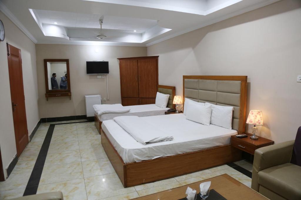 The King Hotel - Triple Chambre De Luxe