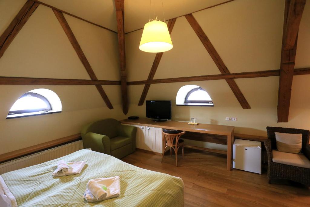 Resort Líšenský Dvůr - Deluxe Doppelzimmer Mit Zustellbett