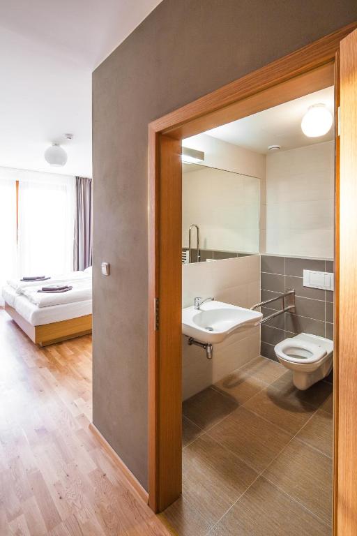 Koupelna v ubytování Resort Líšenský Dvůr