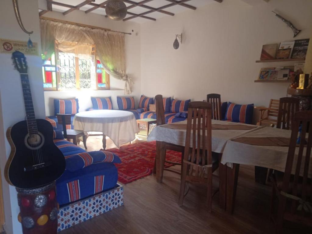 Posezení v ubytování Maison d'hôtes Tinwitchi