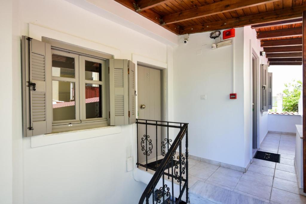 Urban Studios Manos - Resim 39