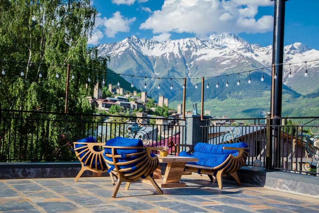 Nespecifikovaný výhled na hory nebo výhled na hory při pohledu z hotelu