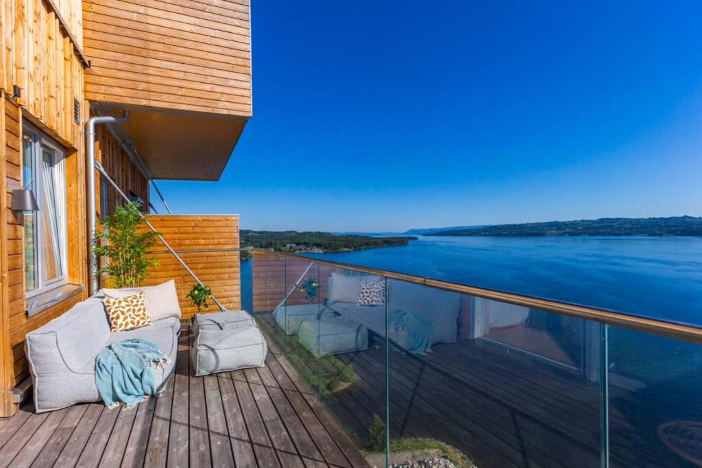 Mjøssuite with lovely view - Appartement À Deux Chambres