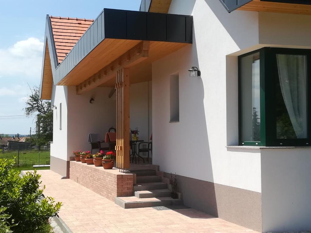 Budynek, w którym mieści się apartament