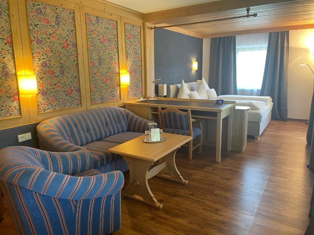 Hotel Restaurant Neu Meran - Chambre Double De Luxe Avec Vue Sur Montagne
