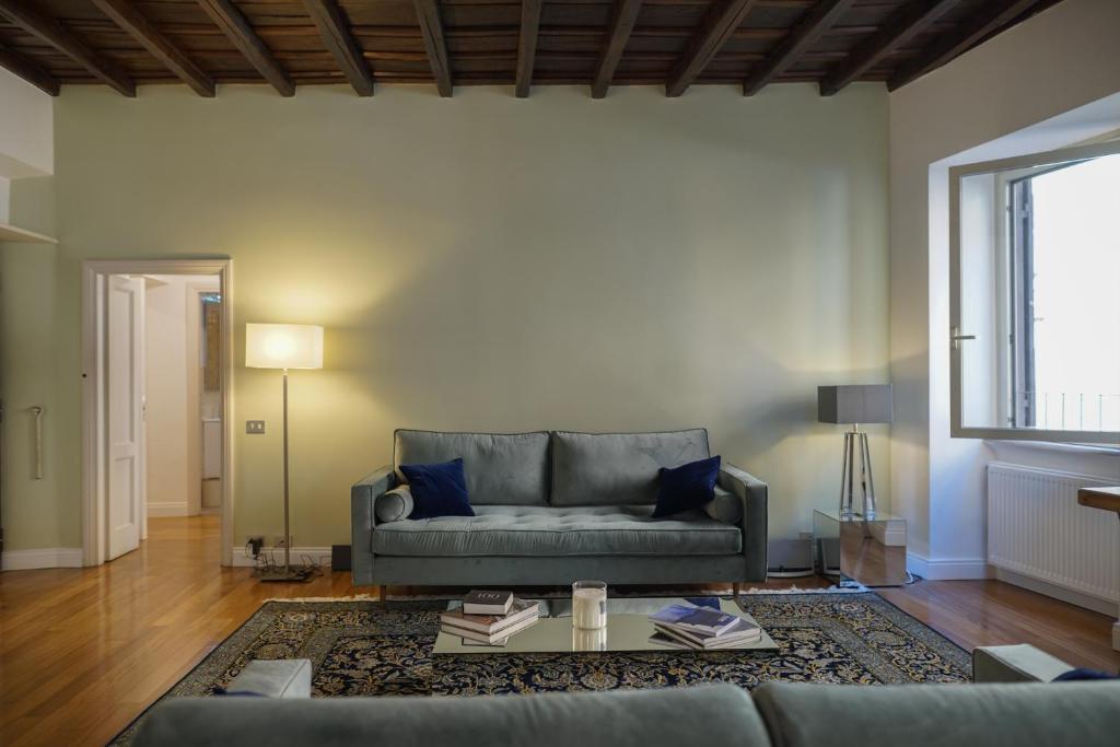 Część wypoczynkowa w obiekcie Barberini Apartment