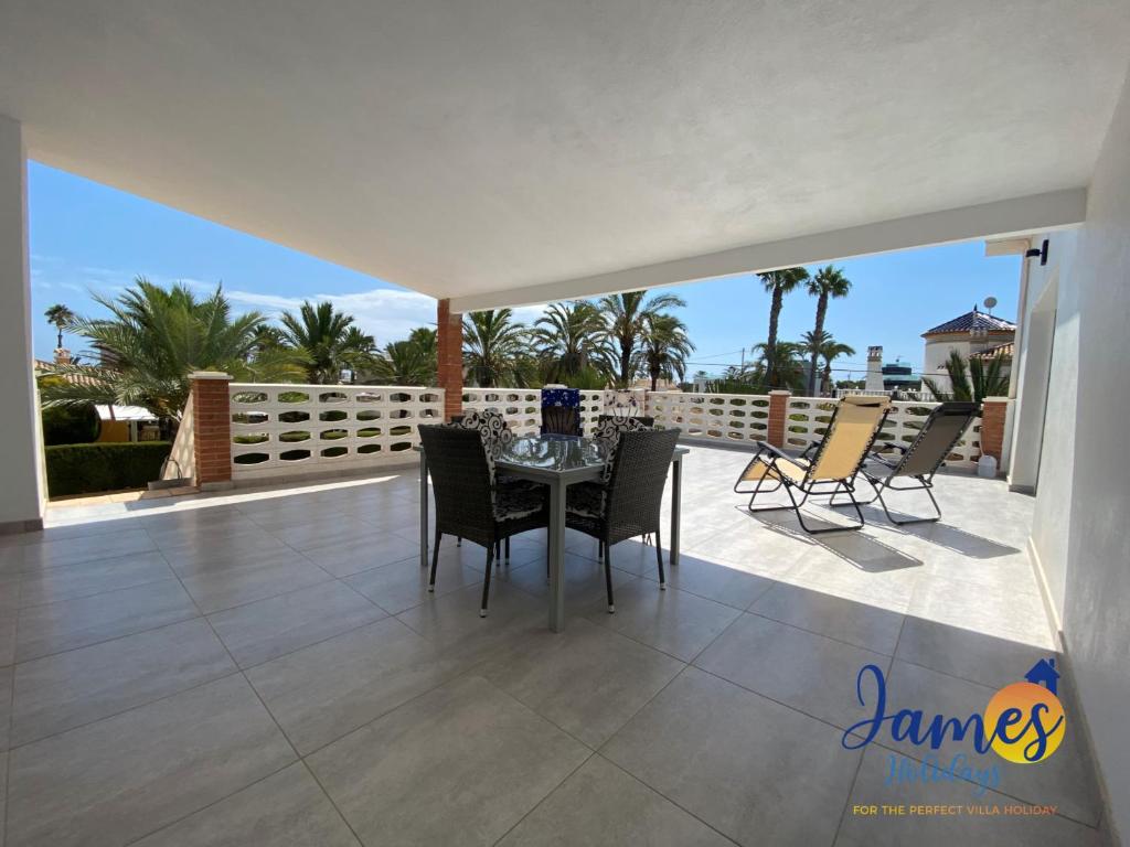 Cabo Roig Penthouse close to the beach sleeps 8 LZ4