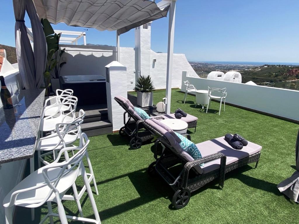 Penthouse mit privatem Jacuzzi in Marbella - Elviria, Ojén ...