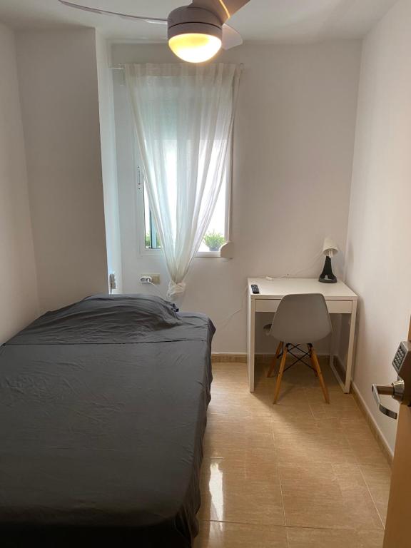 Booking.com: Single room in my apartment at the beach ...