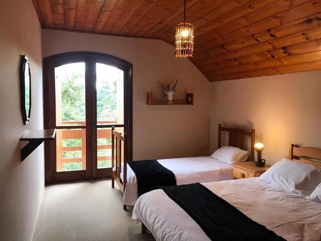  Country Home - Capivari Lodge Home