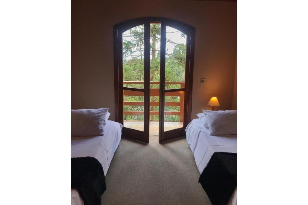  Country Home - Capivari Lodge Home
