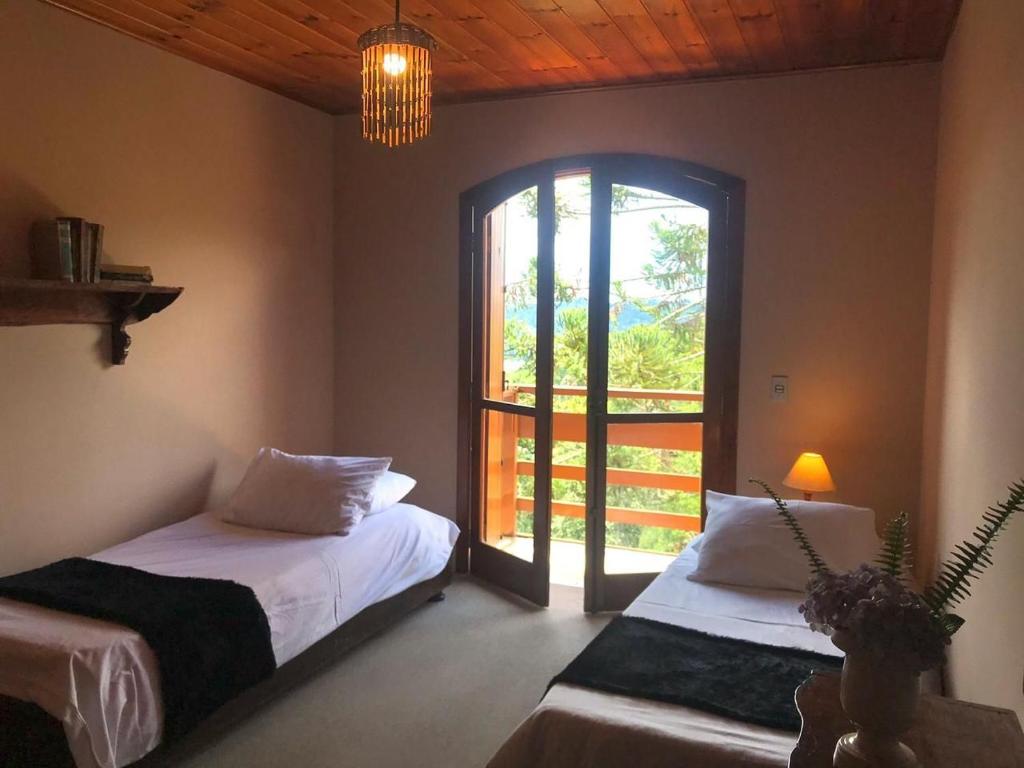  Country Home - Capivari Lodge Home