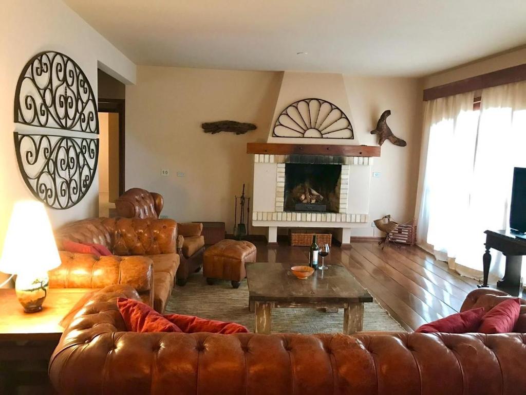  Country Home - Capivari Lodge Home