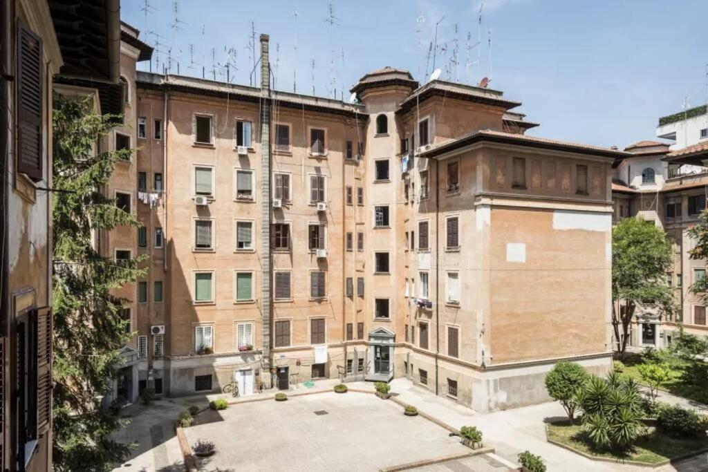 Budova, v ktorej sa apartmán nachádza