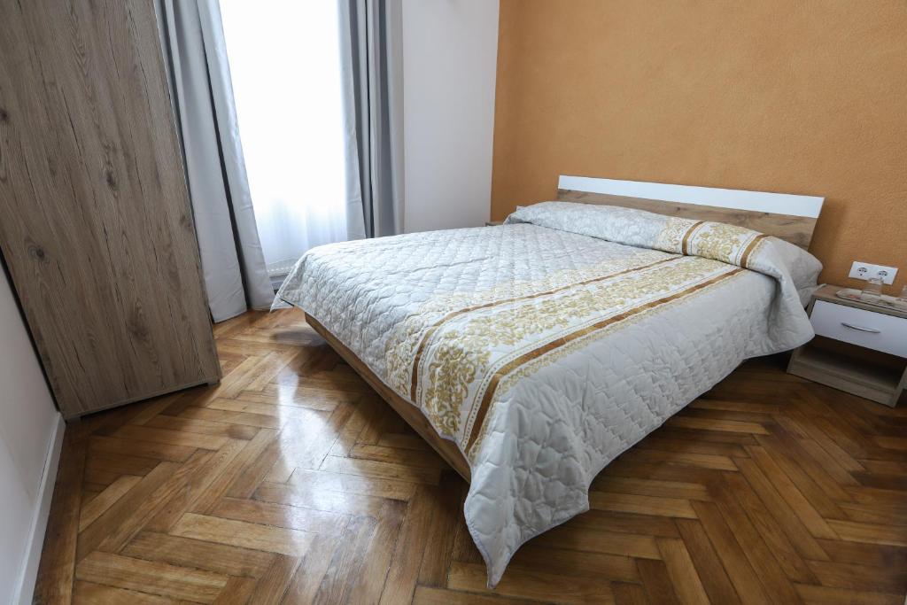 Floasiu Residence Guesthouse - Standard King Room