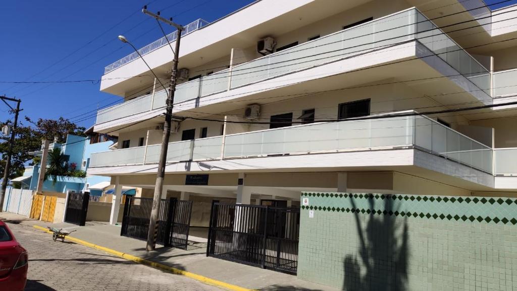  Condomínio baia dos golfinhos Apto 211