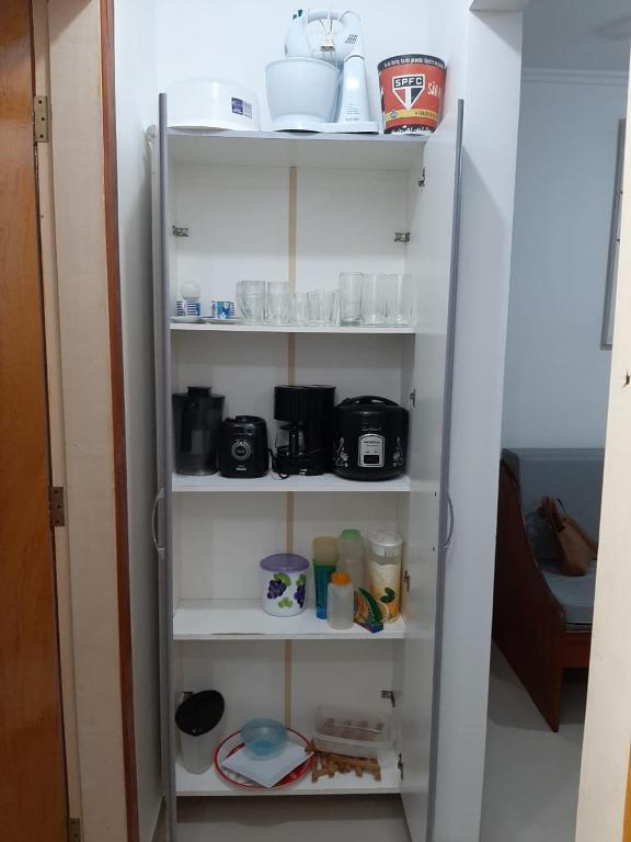  Condomínio baia dos golfinhos Apto 211