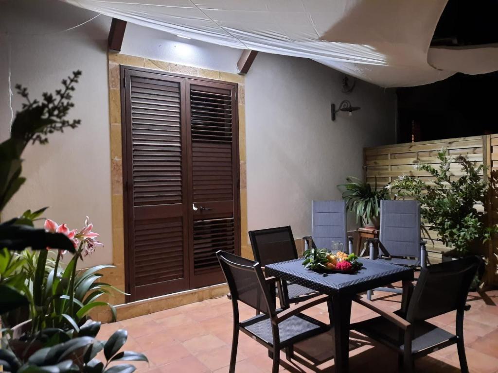 Fotografia z galérie ubytovania Exclusive Loft con piscina Dal Picciotto v destinácii Marsala