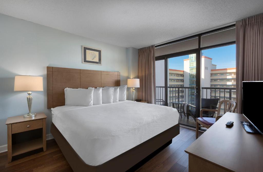 Beach Colony Resort - Two-Bedroom Suite With Ocean View