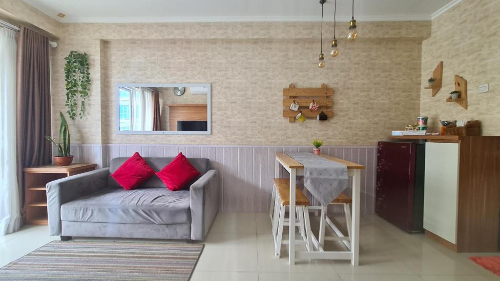 Gateway Pasteur 2BR tower depan Ruby 7 C的休息区