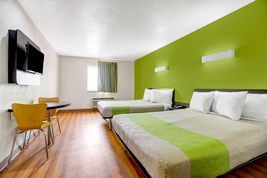 Motel 6-Moriarty, NM - Chambre Quadruple De Luxe - Non-Fumeurs