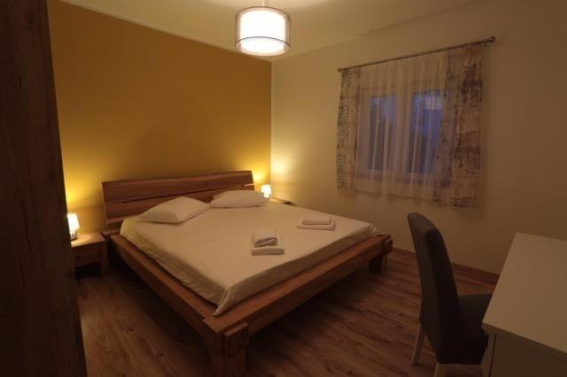 Posteľ alebo postele v izbe v ubytovaní Holiday house in Zadar with balcony, air conditioning, W-LAN, washing machine (4576-1)