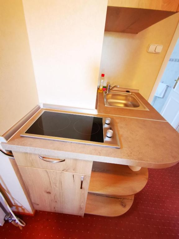 Kastélykert Apartman - Double Room With Private Bathroom