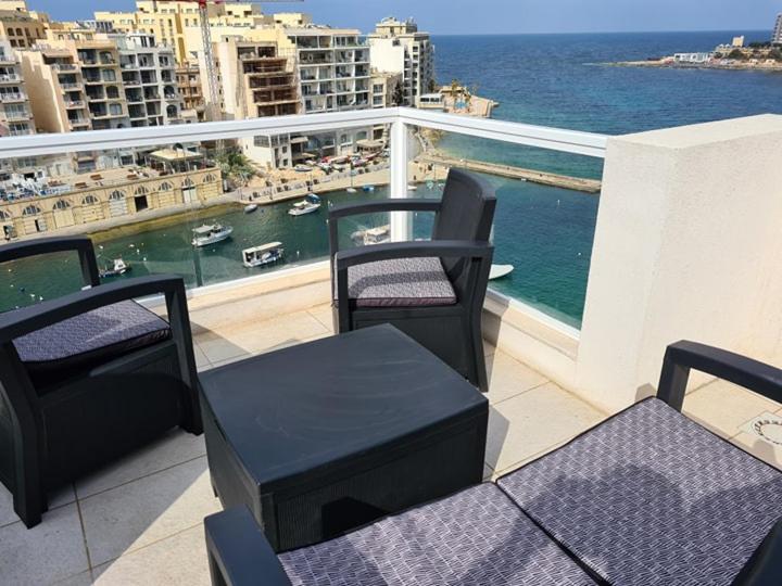 St Julians Bay Sea Front Apartments - Two-Bedroom Apartment