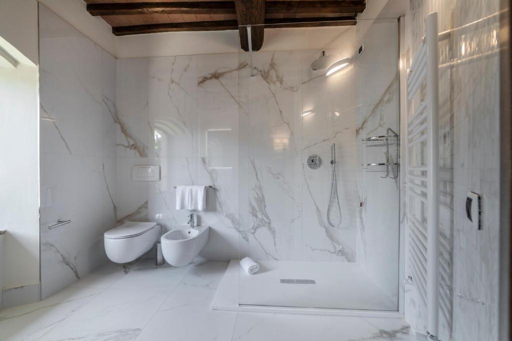 Koupelna v ubytování Relais Della Rovere