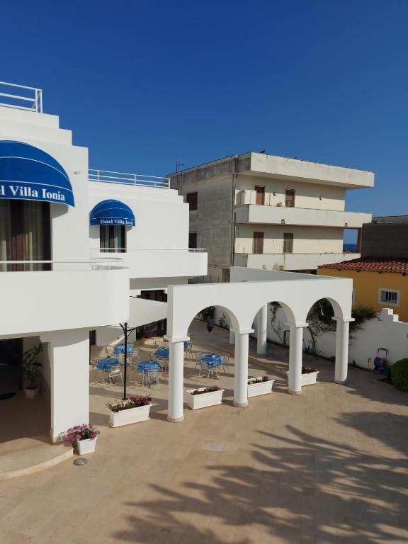 Bazén v ubytovaní Hotel Villa Ionia alebo v jeho blízkosti