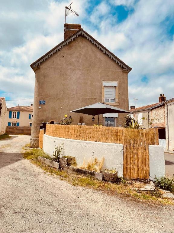 charmante maison de village renovée - Casa De Tres Dormitorios