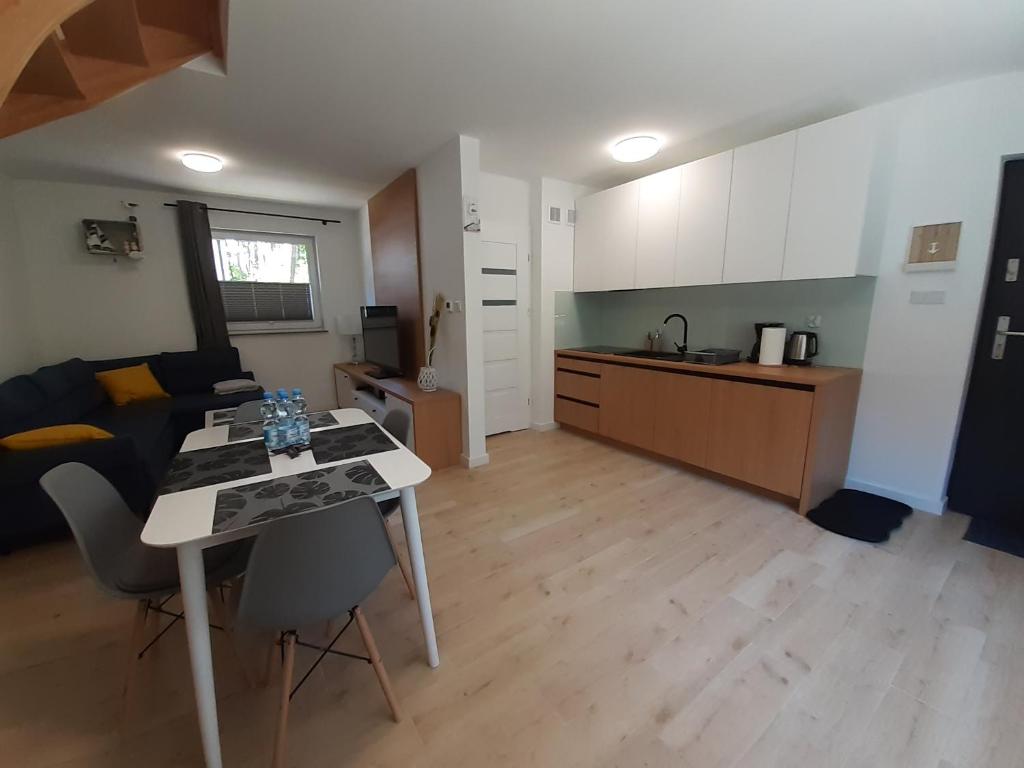 Kuchnia lub aneks kuchenny w obiekcie Komfortowy apartament dwupoziomowy w cichej okolicy