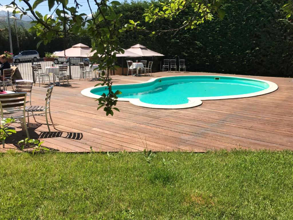 Bazén v ubytování Hotel Villa Cinzia nebo v jeho okolí
