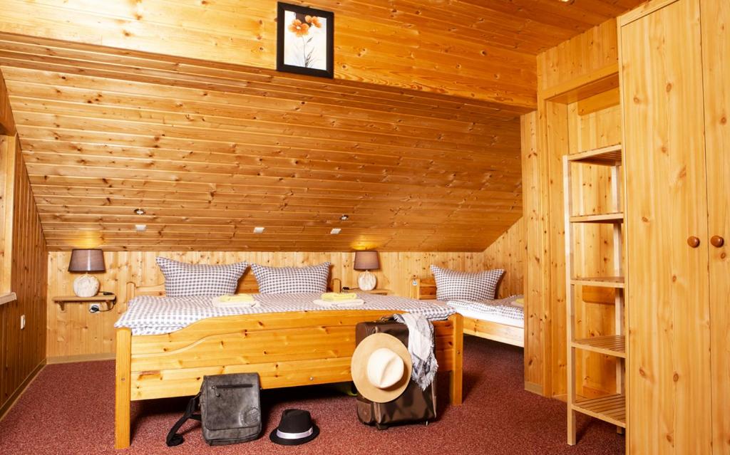 Pension Haus Fürstenberg - Triple Room With Shower