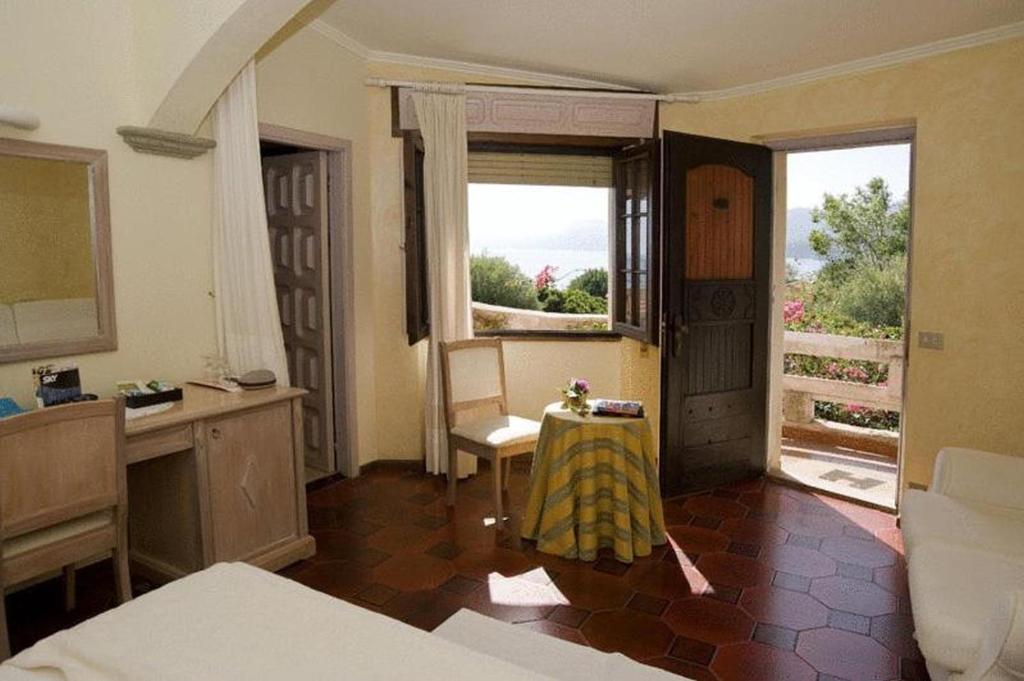 A bed or beds in a room at Costa Dorada