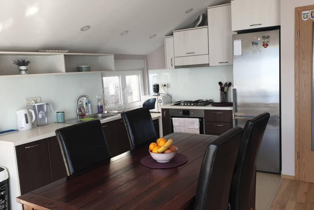 Kuchyňa alebo kuchynka v ubytovaní Apartment Mustapic