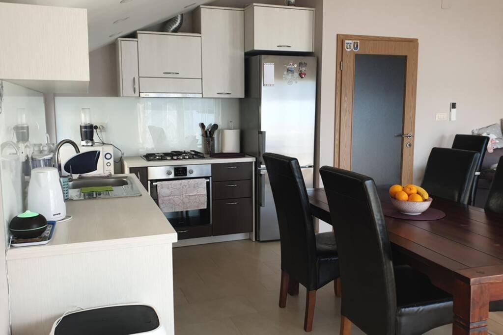 Kuchyňa alebo kuchynka v ubytovaní Apartment Mustapic