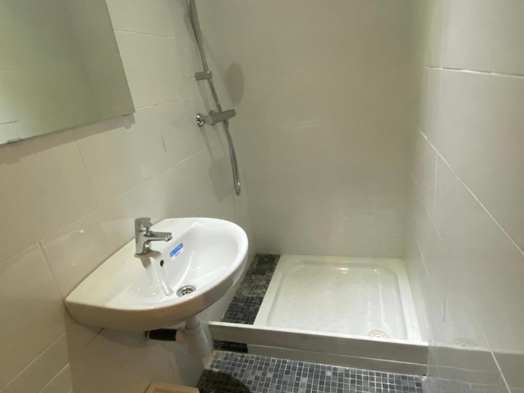 Koupelna v ubytování Hostal Granvia 628