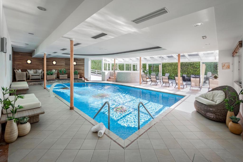 Bazén v ubytování Hotel Sunnwies nebo v jeho okolí