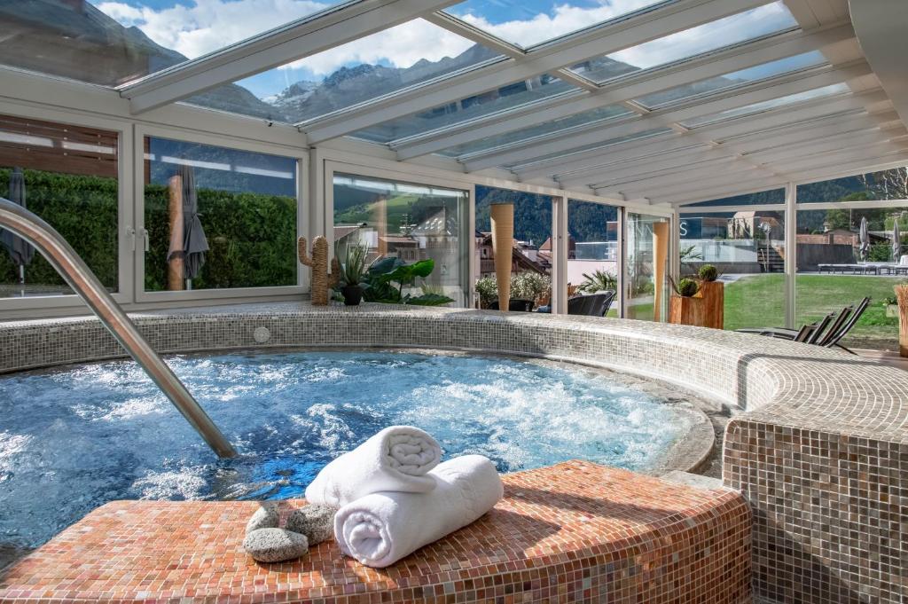 Bazén v ubytování Hotel Sunnwies nebo v jeho okolí