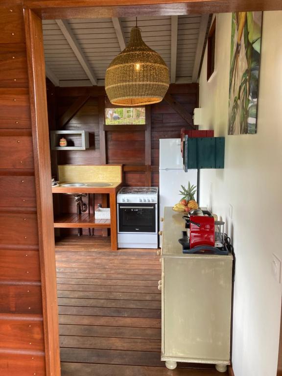 Kuchyň nebo kuchyňský kout v ubytování TropicAngel ECOLODGE de Charme