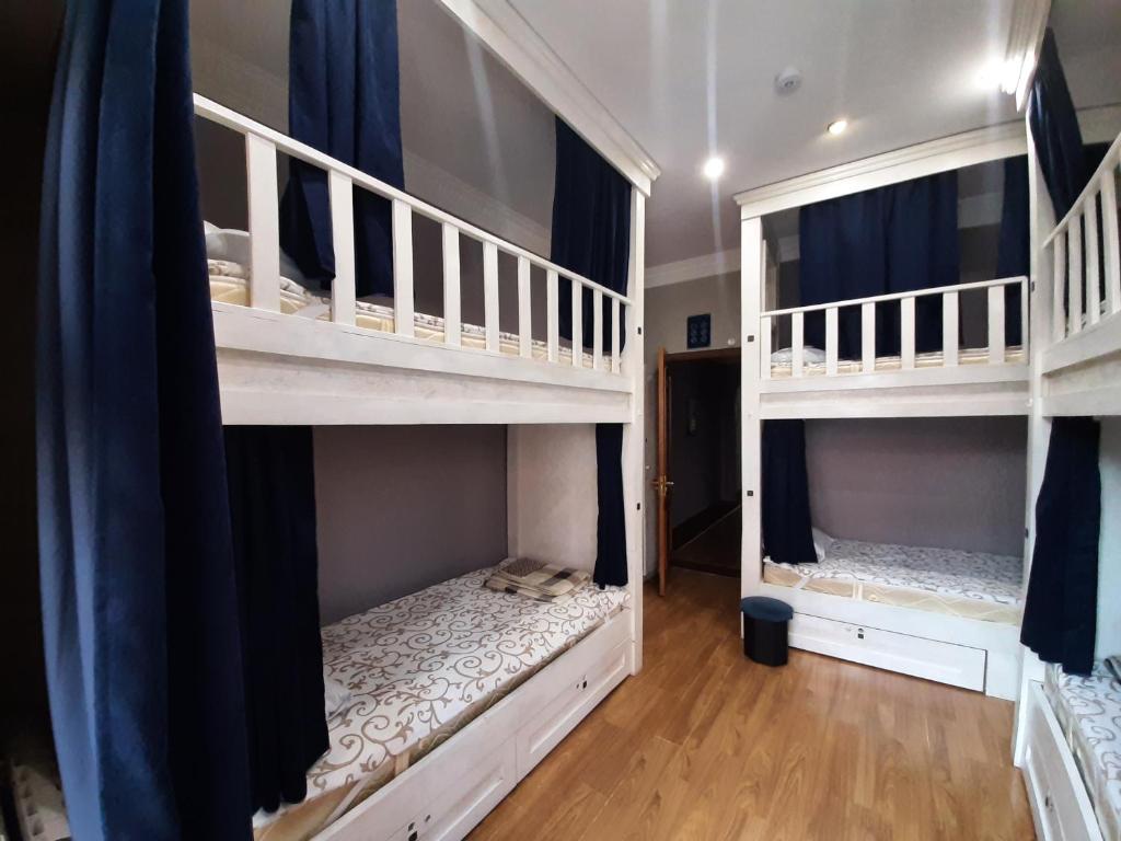 Postel nebo postele na pokoji v ubytování Avenue Hostel Yerevan