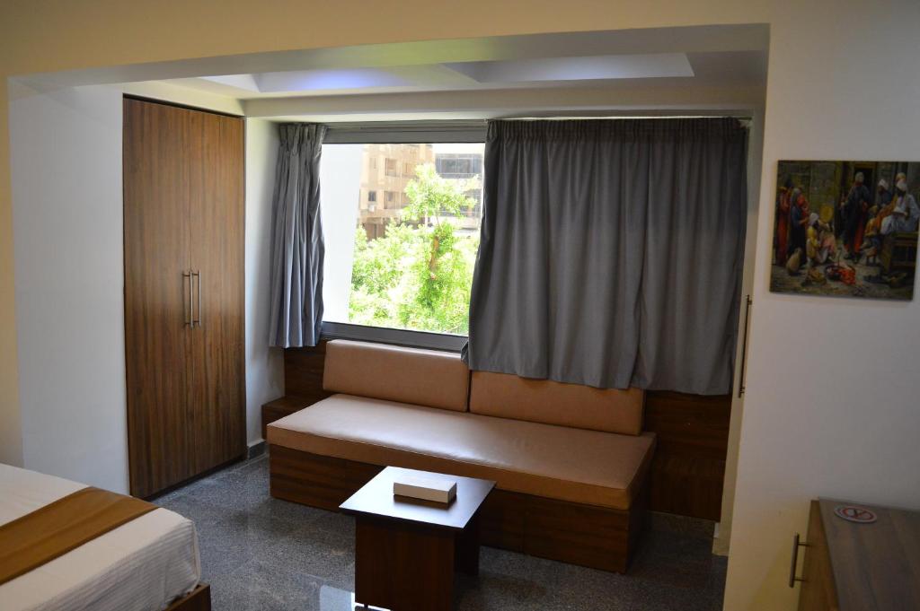 Royal Inn Residence - 10