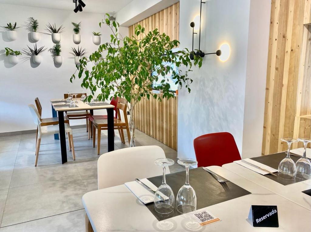 Restaurace v ubytování Apartahotel Dos Ríos Ainsa