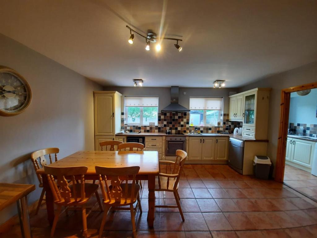 Manor Holiday HomeSleeps 8, Manorhamilton (updated prices 2024)