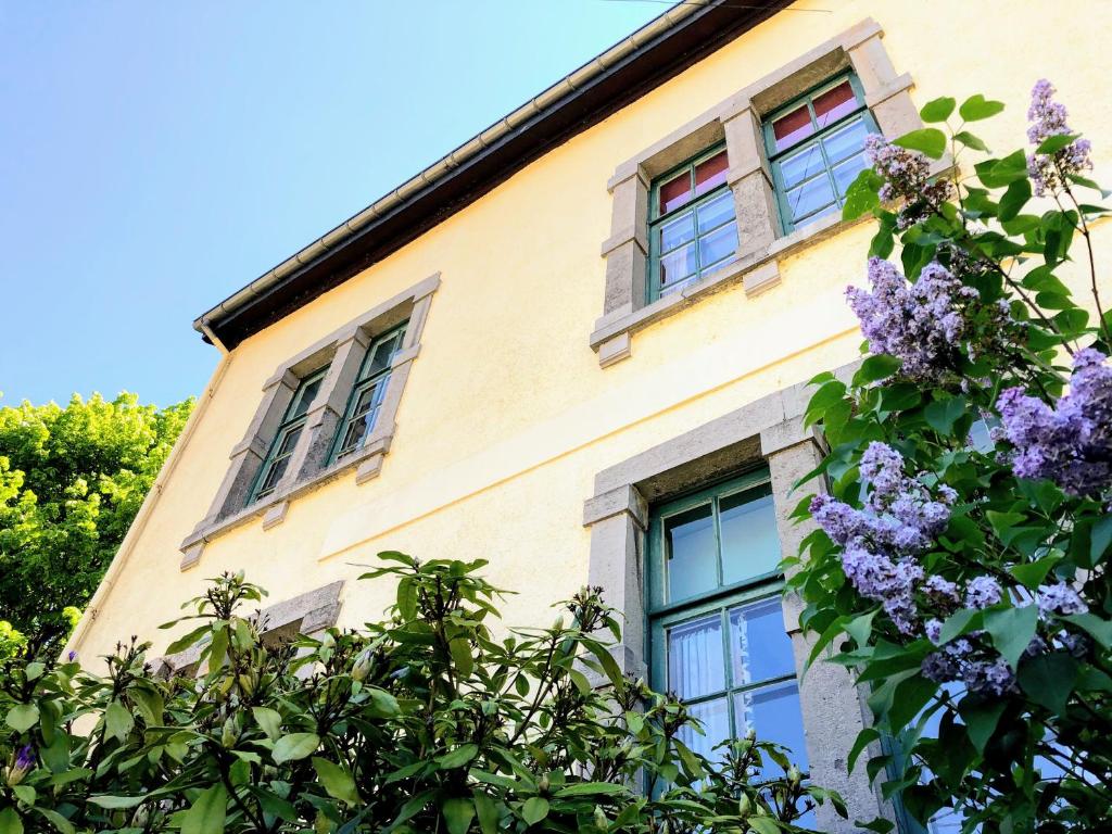 En hage utenfor Gîte de Groupe de la Semois