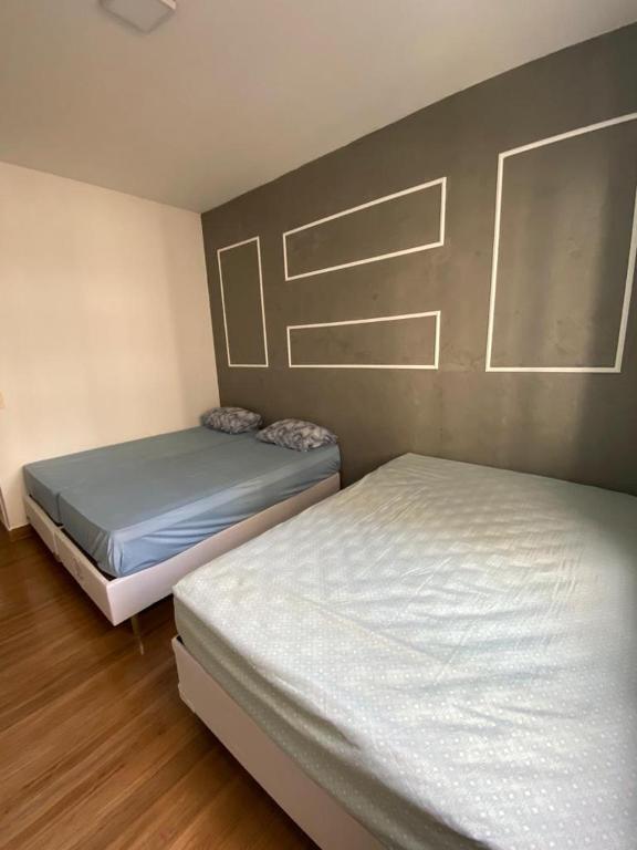  Apartamento Guarujá Pitangueiras 50 metros da Praia.