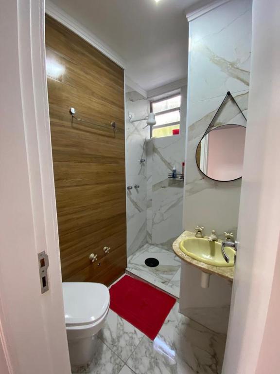  Apartamento Guarujá Pitangueiras 50 metros da Praia.