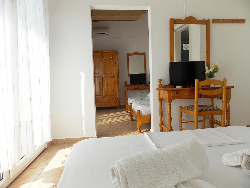 TV a/nebo společenská místnost v ubytování Hotel Sgouridis